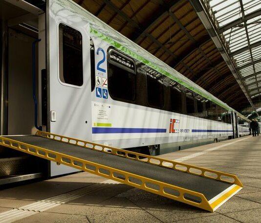 Powrót do pięciogodzinnej tułaczki z Rzeszowa do Warszawy. Ekspresowe połączenia zniknęły do marca 2026 roku? ic san warszawa rzeszów