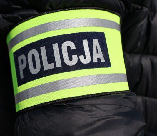 Tragedia w Zalesiu. Zakrwawiony mężczyzna z bmw nie żyje