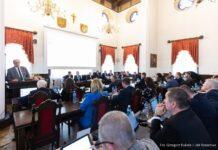 Ostatnia awantura w tym roku na Radzie Miasta. “Listy gończe” w social mediach: radni poczuli się zaszczuci rada miasta rzeszów