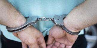 zatrzymanie-kajdanki-rece