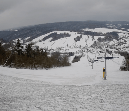 Śnieg, ujemne temperatury i silny wiatr. W Bieszczady zima wróciła w wielkim stylu