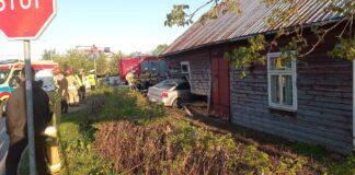 samochod-wjechal-w-dom