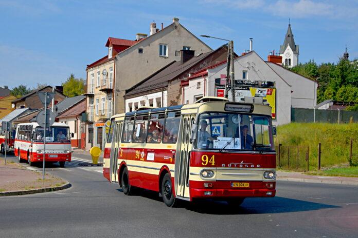 zabytkowe-autobusy-zlot-rzeszow-2