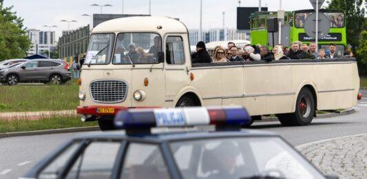 I-zlot-zabytkowych-autobusow-rzeszow