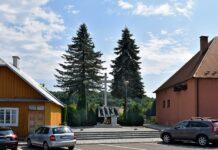 Dziś rocznica tragicznego pożaru kina na Podkarpaciu. Żywcem spłonęło 58 osób, w tym 38 dzieci wielopole-skrzynskie-pomnik