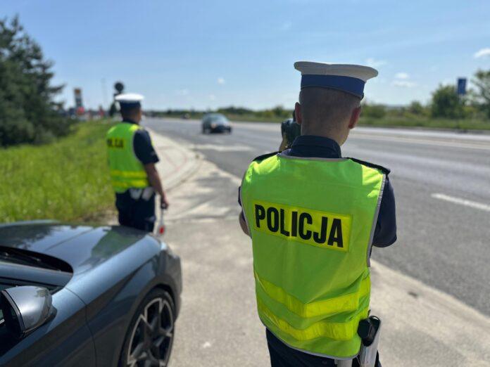 policja-mierzenie-predkosci-04 kontrola-predkosci-policja