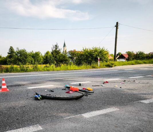 Zderzenie dwóch aut. Ruch wahadłowy w newralgicznym punkcie drogi krajowej nr 28