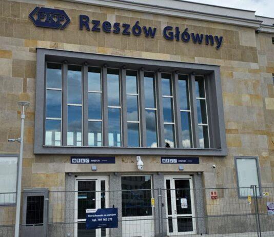 Prawie dwa lata opóźnienia. Kiedy w końcu PKP otworzy dworzec Rzeszów Główny?