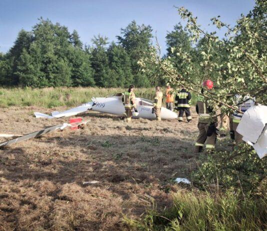 “Pirat” spadł na łąkę. Szybowiec rozleciał się na kawałki pirat-szybowiec-upadek