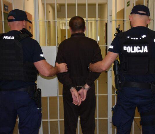 Krwawy atak podczas libacji. Policja zatrzymała bezdomnego