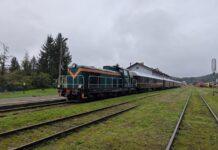 Odrestaurowany pociąg Retro Express Bieszczady wyruszył w pierwszą podróż tego sezonu