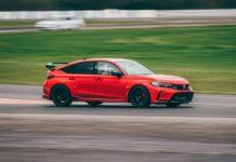 Oferta pracy: mechanik, budowa aut do motorsportu