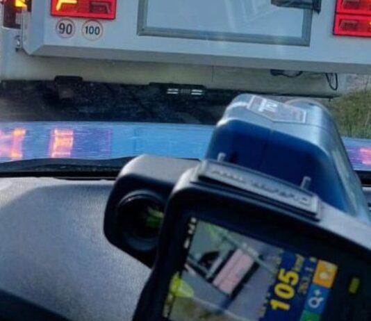 Autobus z pasażerami pędził jak rakieta przez pow. rzeszowski. Kierowca bez prawa jazdy