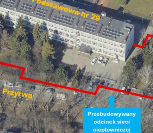 Modernizacja sieci ciepłowniczej na rzeszowskim Staromieściu. Szkoła i bloki z nowymi rurami