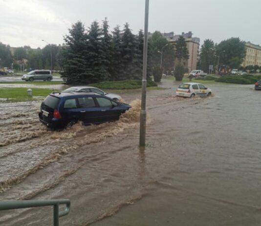 Burze wracają nad Podkarpacie. Rzeszów zagrożony lokalnymi podtopieniami
