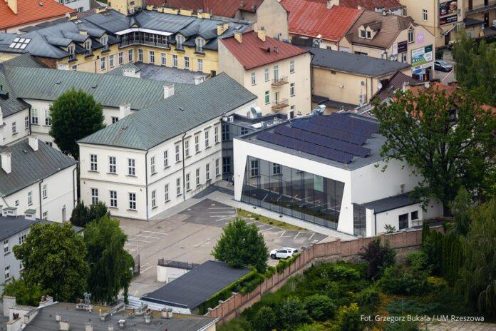 hala-sportowa-1lo-w-rzeszowie-1