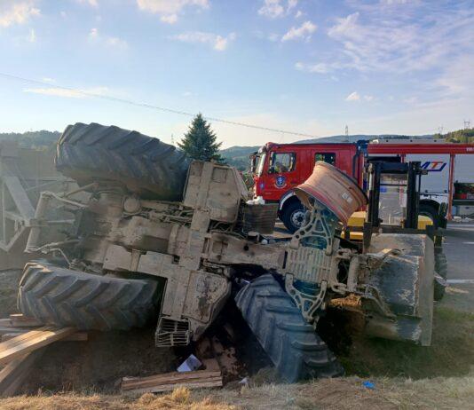 jasienica-rosielna-wywrocony-ciagnik