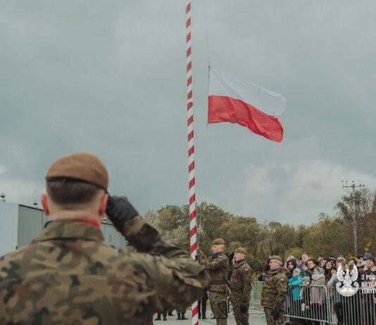 Pierwsza w historii przysięga wojskowa w Jedliczu. 3 PBOT ma nowych żołnierzy Pierwsza w historii przysięga wojskowa w Jedliczu 3 PBOT