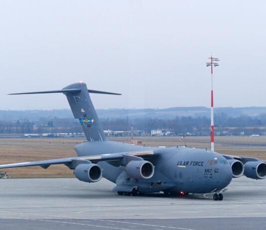 amerykanski-samolot-transportowy-lotnisko-jasionka