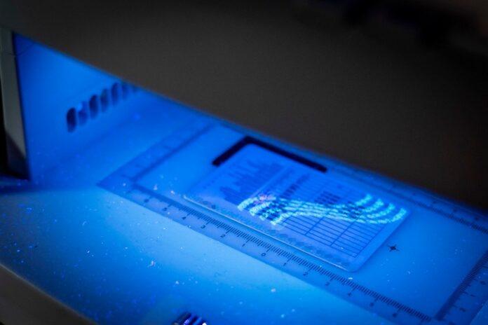 kontrola-dokumentu-biosg Przy kontroli granicznej Belg pokazał fałszywe prawo jazdy, mimo że miał przy sobie prawdziwe