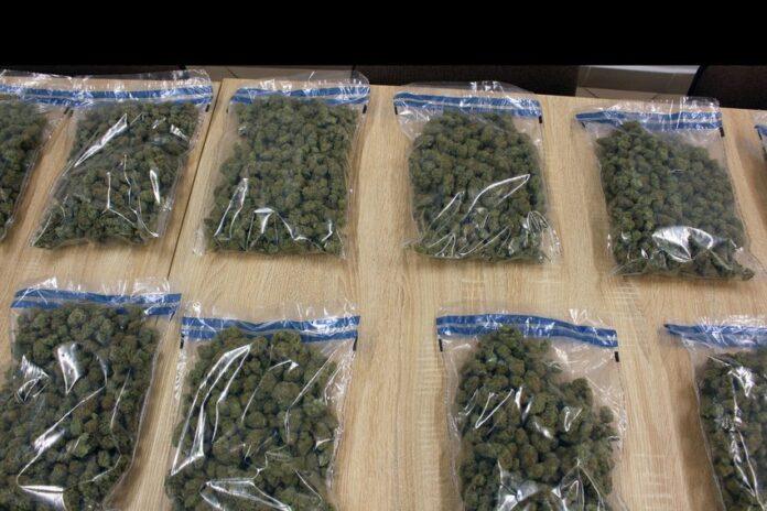 27-latkowi grozi do 12 lat więzienia za wprowadzanie w obieg znacznej ilości narkotyków