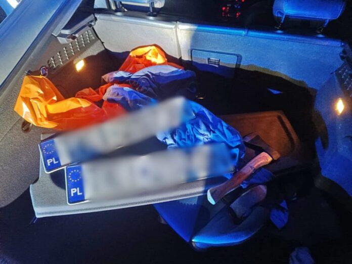 Policyjny pościg i skuteczne zatrzymanie 26-latka w sportowym audi