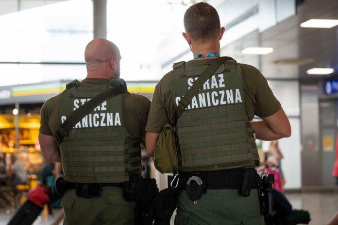 Straż Graniczna interweniuje przy pijanym pasażerze w samolocie w Jasionce