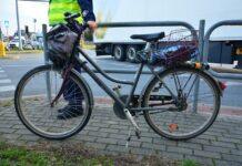 81-letni rowerzysta trafił do szpitala po wypadku z udziałem ciężarówki