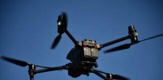 Policyjny dron widzi nawet czy masz zapięte pasy. Działania „Czerwone Światło – STOP”