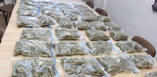 Narkotyki w torebkach