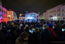 Pieśni patriotyczne na rynku w Rzeszowie - 10 listopada 2025