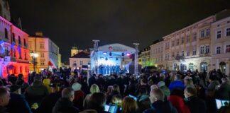 Pieśni patriotyczne na rynku w Rzeszowie - 10 listopada 2025