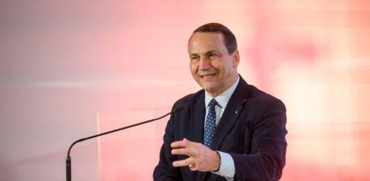 Sikorski w Krośnie: „Rosja prowadzi wojnę hybrydową przeciw całemu Zachodowi”