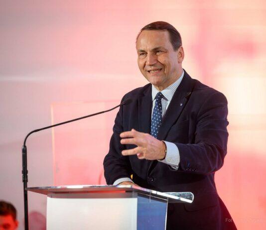 Sikorski w Krośnie: „Rosja prowadzi wojnę hybrydową przeciw całemu Zachodowi”