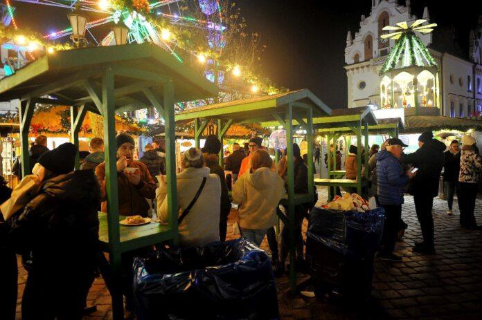 Miasteczko swiateczne. Fot. Bartosz Frydrych