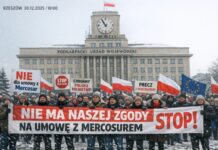 protest pod urzędem wojewódzkim