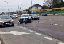 Potężne zderzenie na Podkarpackiej. Kierowca nie ustąpił pierwszeństwa