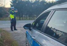 Pijana kierująca pędziła przez miasto. Obok niej siedział poszukiwany przestępca