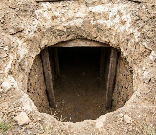 Migranci zrobili podkop pod granicą polsko-białoruską. 130 osób zatrzymanych