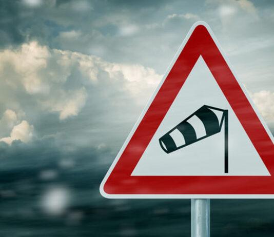 Silny wiatr i oblodzone drogi. IMGW wydało ostrzeżenie dla całego Podkarpacia