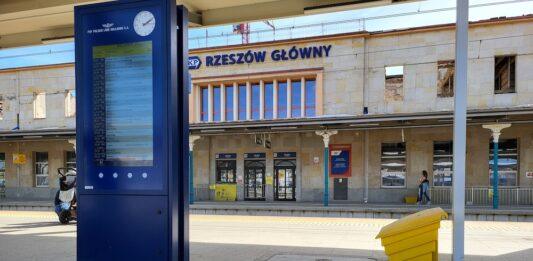 dworzec kolejowy Rzeszów główny, peron
