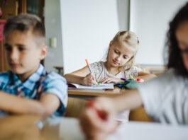 Łączenie szkół i przedszkoli w Rzeszowie. Rada Miasta zadecydowała uczniowie w szkole