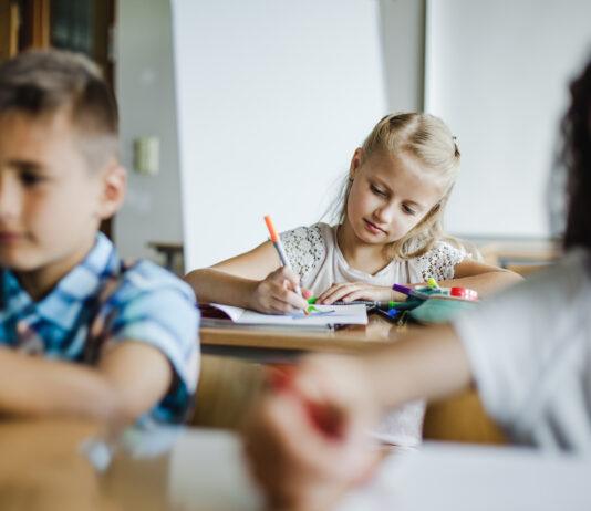 Łączenie szkół i przedszkoli w Rzeszowie. Rada Miasta zadecydowała uczniowie w szkole