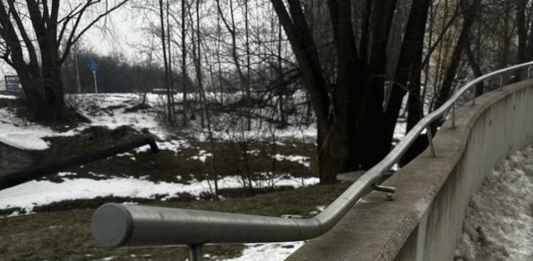 wypadł z wieżowca rzeszów