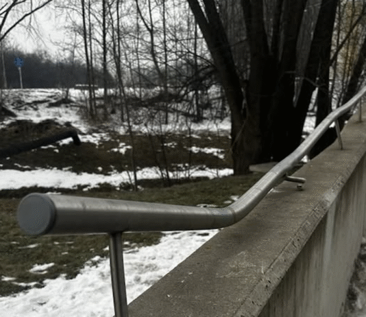 wypadł z wieżowca rzeszów