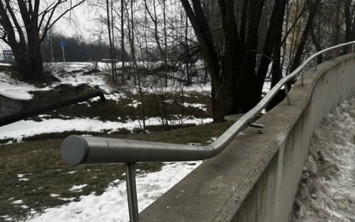 wypadł z wieżowca rzeszów