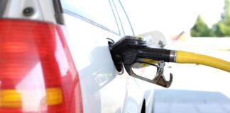 tankowanie samochodu