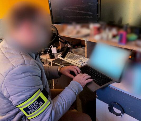 Fala internetowych oszustw. Fałszywe SMS-y “z policji” i podrobiona aplikacja mObywatel