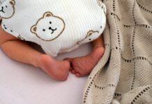 Znikające porodówki na Podkarpaciu. Gdzie wciąż można rodzić w regionie? niemowle