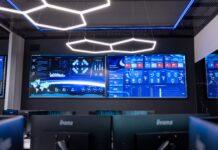 Cyberwojna w rzeszowskiej sali wykładowej. WSIiZ szkoli „cyfrowych żołnierzy” WSIiZ